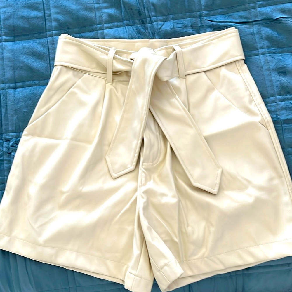Plather shorts with belt